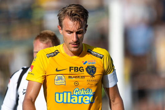 Falkenbergs Tobias Karlsson tvingas kliva av på grund av