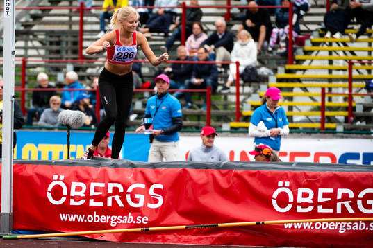 Evelina Erlandsson, IF Göta Karlstad, deltar i höjdhopp