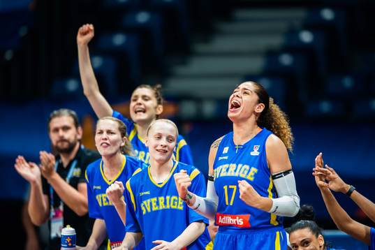 Ellen Nyström, Klara Lundquist and Amanda Zahui of Sweden