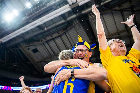 Frida Eldebrink of Sweden celebrate
