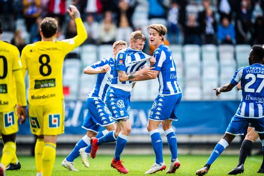 IFK Göteborgs Sebastian Eriksson jublar August Erlingmark