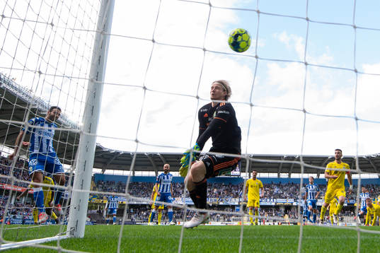 IFK Göteborgs André Calisir gör 2-0 bakom Sundsvalls