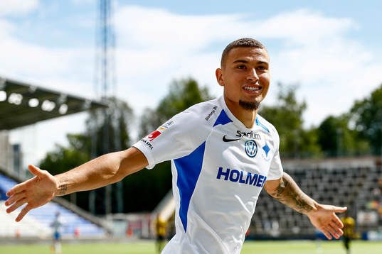 IFK Norrköpings Jordan Larsson jublar