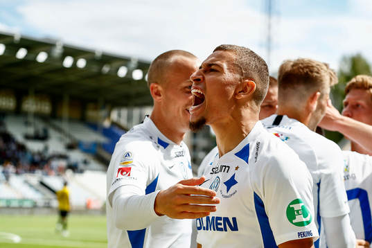 IFK Norrköpings Jordan Larsson jublar