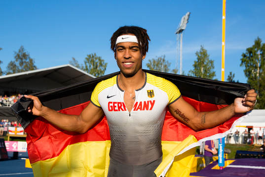 Lita Bahere Bo Kanda of Germany wins the men's pole vault