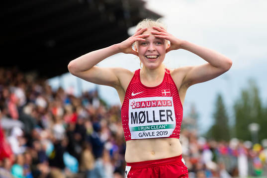 Anna Emelie Möller of Denmark celebrate the victory in the