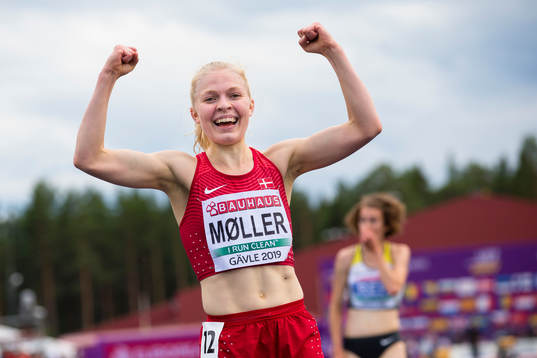 Anna Emelie Möller of Denmark celebrate the victory in the