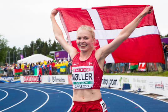 Anna Emelie Möller of Denmark celebrate the victory in the