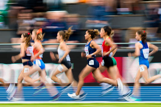 Competitors in the women's 5000m final