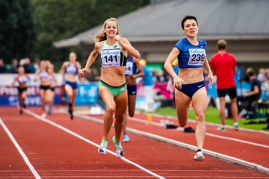 Lovisa Lindh, Ullevi FK och Catriona Bissett, Australien