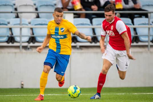 Jordan Larsson of IFK Norrköping and Kevin Toner of St