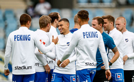IFK Norrköpings spelare med Jordan Larsson