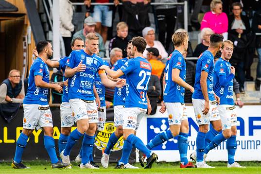 Bläddra bland fler bilder av Fotboll, Superettan, Mjällby - Norrby