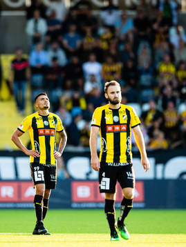 Ahmed Yasin and Oskar Sverrisson looks dejected
