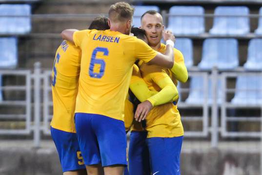 Sead Haksabanovic of IFK Norrköping celebrate with