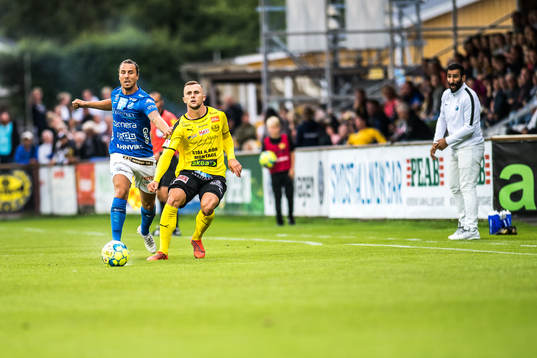 Norrbys Jonathan Azulay och Mjällbys Adi Terzic, Norrbys