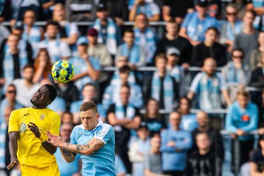 Shamar Nicholson of Domzale and Sören Rieks of Malmö FF