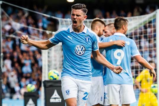 Marcus Antonsson of Malmö FF celebrates
