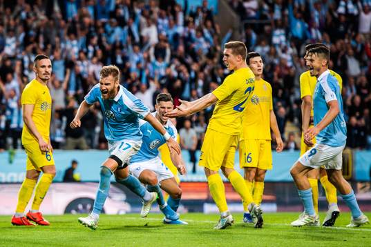 Rasmus Bengtsson of Malmö FF celebrates