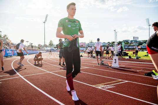 Karsten Warholm ahed of the men's 400m hurdles final
