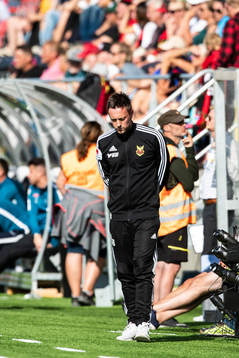 Östersunds tränare Ian Burchnall deppar