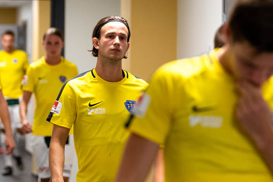 Falkenbergs Robin Östlind före fotbollsmatchen i