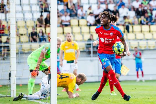 Helsingborgs Kundai Benyu jublar