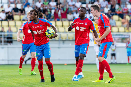 Helsingborgs Kundai Benyu (v) jublar
