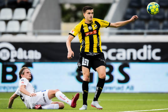 Sirius Tim Björkström och Häckens Alexander Jeremejeff