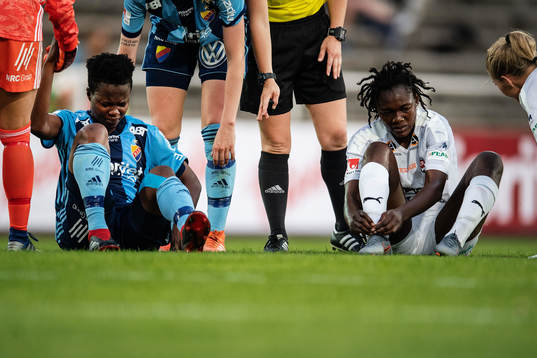 Djurgårdens Portia Boakye och Rosengårds Anam Imo