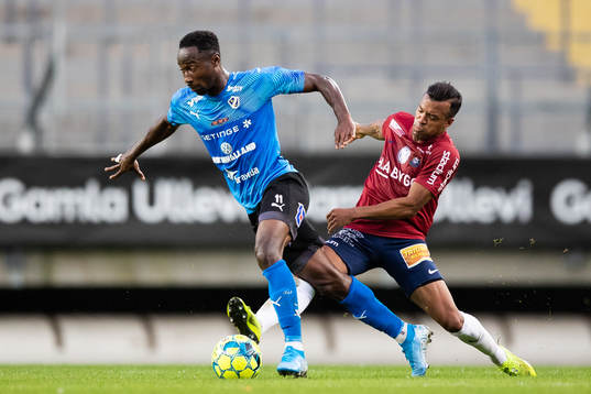 Halmstads Sadat Karim mot Örgrytes Joel Qwiberg