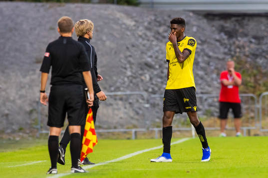 Damion Lowe of Start walks of the picth with a red card