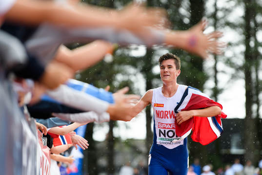 Jakob Ingebrigtsen of Norway celebrates