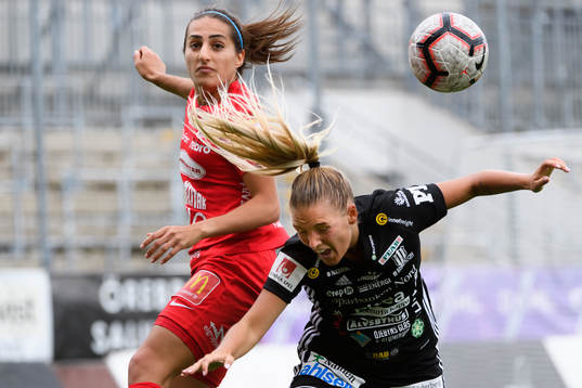 Örebros Sejde Abrahamsson i nickduell med Piteås Ronja