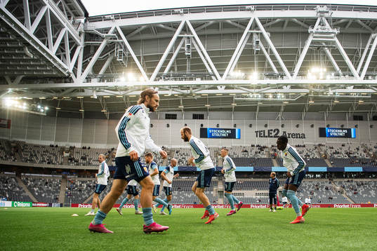 Djurgårdens spelare värmer upp