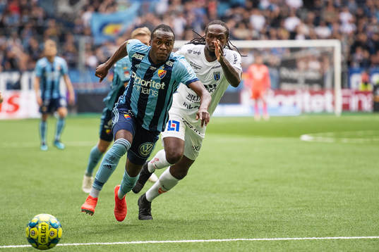Djurgårdens Edward Chilufya och Sirius Kebba Ceesay