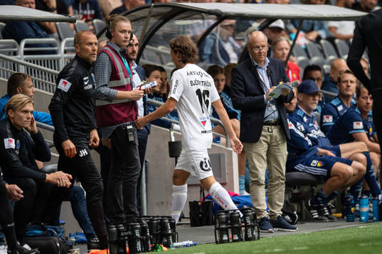 Sirius Axel Björnström lämnar planen