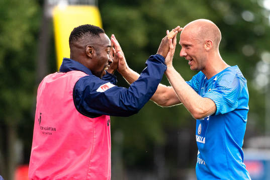 Halmstads Sadat Karim (v) och Andreas Johansson (h) jublar