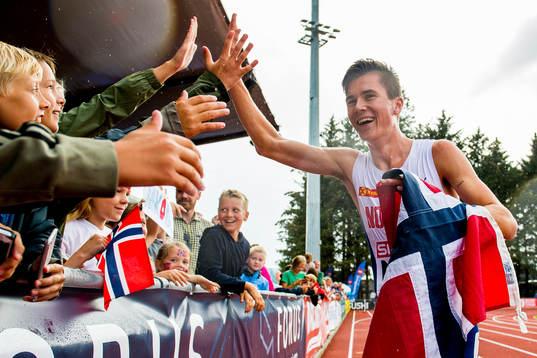 Jakob Ingebrigtsen of Norway celebrates