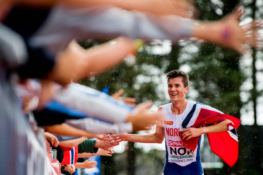 Jakob Ingebrigtsen of Norway celebrates