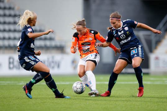 Kristianstads Tilde Olsson mot Linköpings Alva Selerud och
