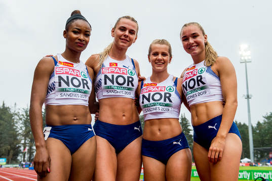 Ezinne Okparaebo, Tonje Fjellet Kristiansen, Helene