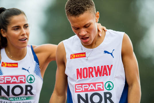 Luca Thompson of Norway gets support from Amalie Hammild