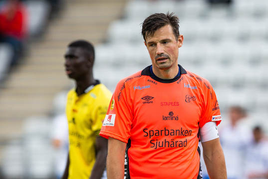 Elfsborgs målvakt Kevin Stuhr Ellegaard deppar