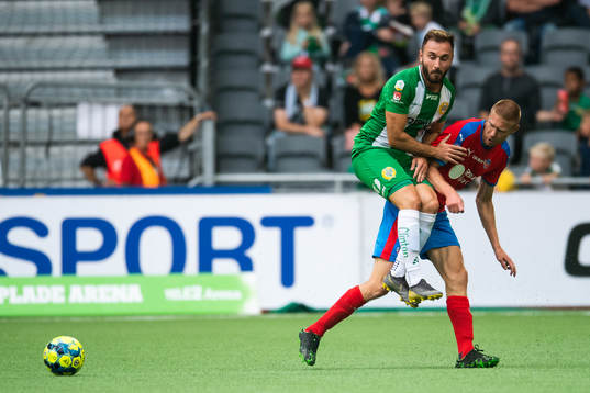 Hammarbys Muamer Tankovic och Helsingborgs Markus Holgersson