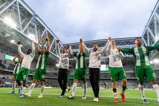 Hammarbys spelare jublar