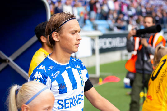 IFK Göteborgs Noah Alexandersson på väg in för line up