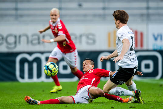 Örebros Albin Granlund och Kalmars Romário Pereira Sipião