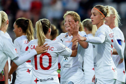 Rosengårds Anna Anvegård jublar