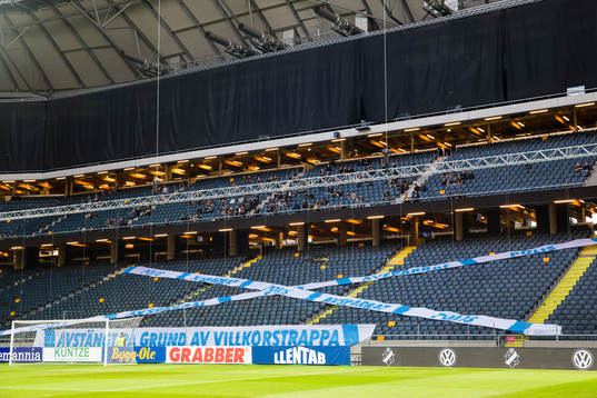 AIK supporters protest against the police with banners